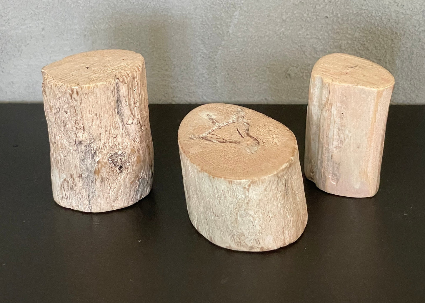 Driftwood Round Accent End Table in Blush Finish