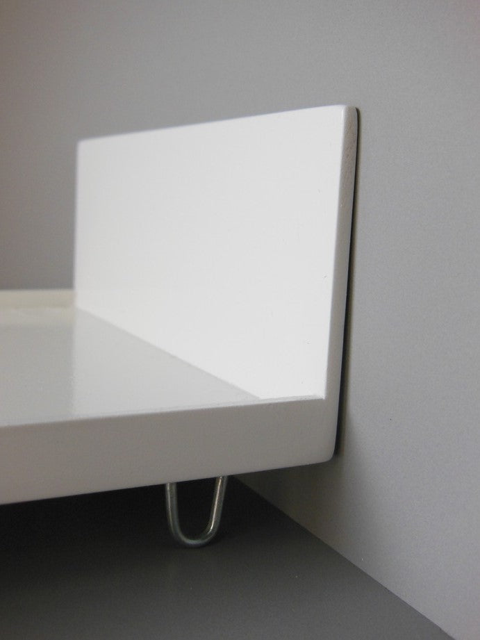 White V Leg Bed