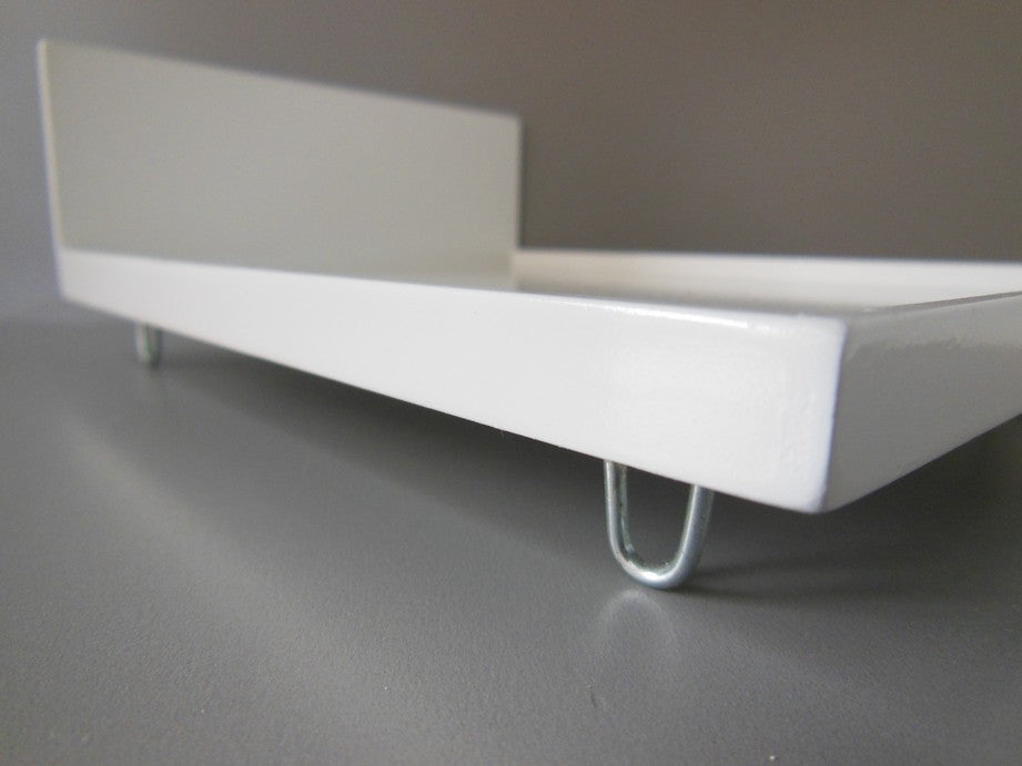 White V Leg Bed