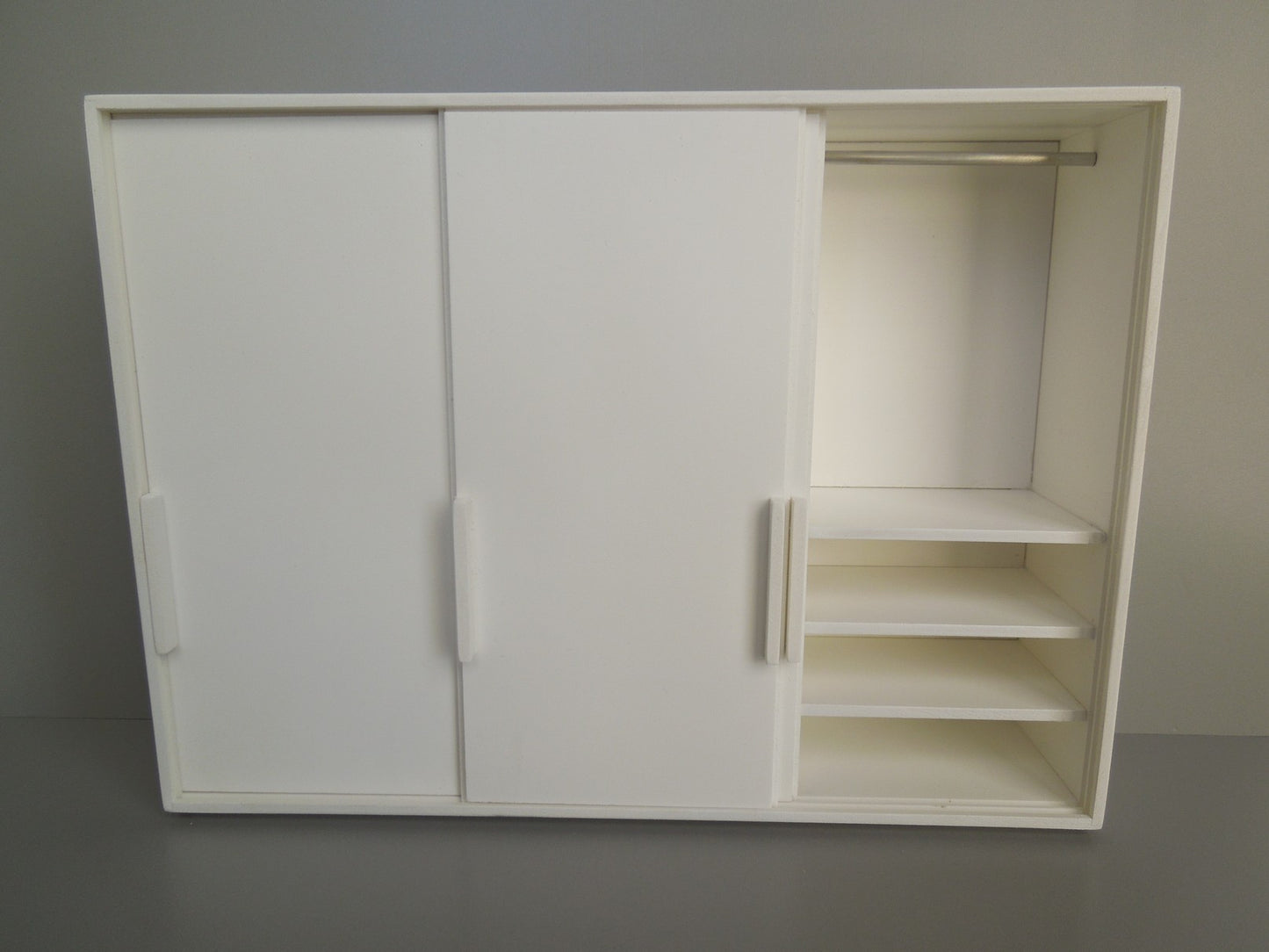 Canta Wardrobe Unit with 3 Sliding Doors in White