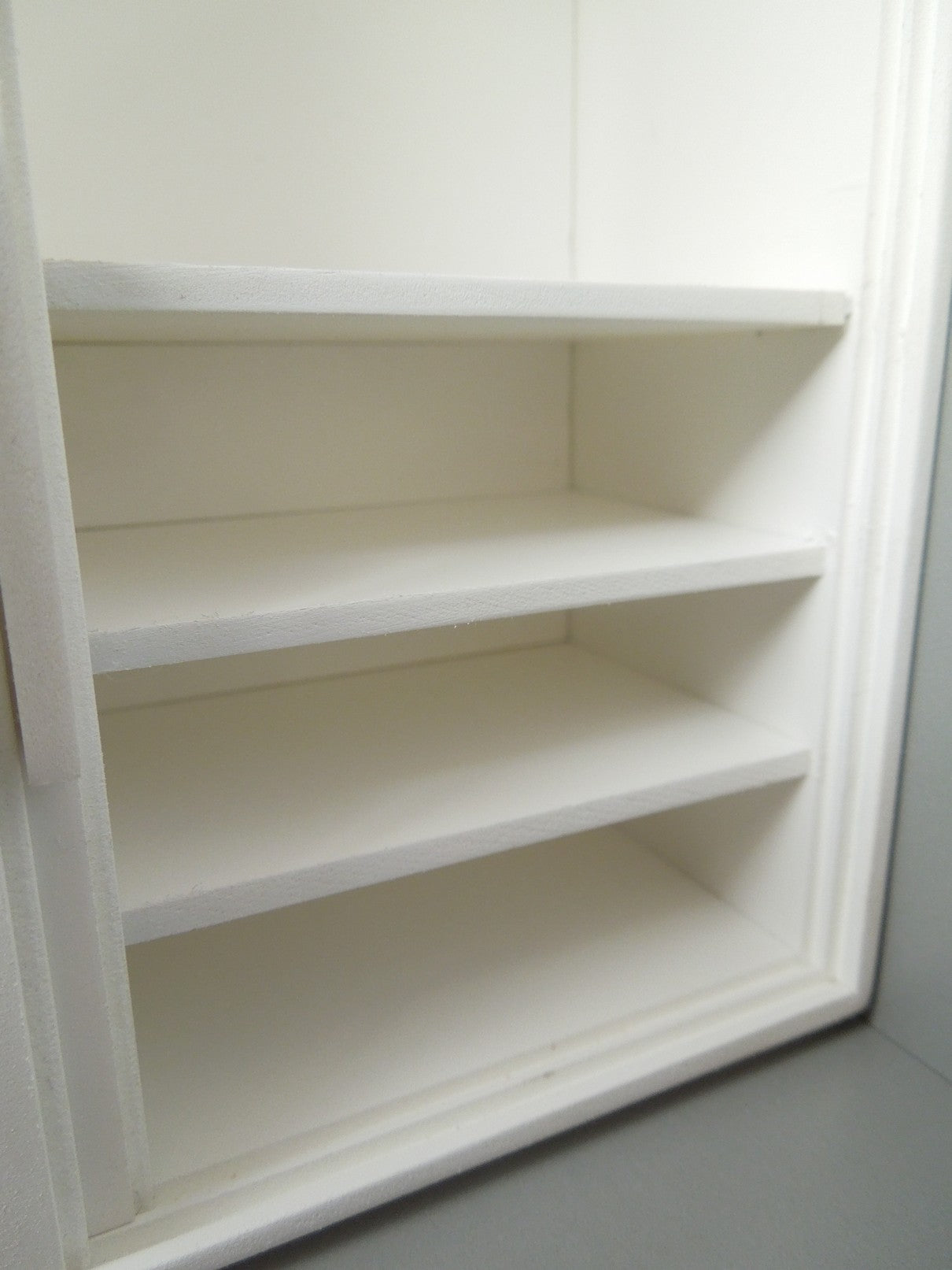 Canta Wardrobe Unit with 3 Sliding Doors in White