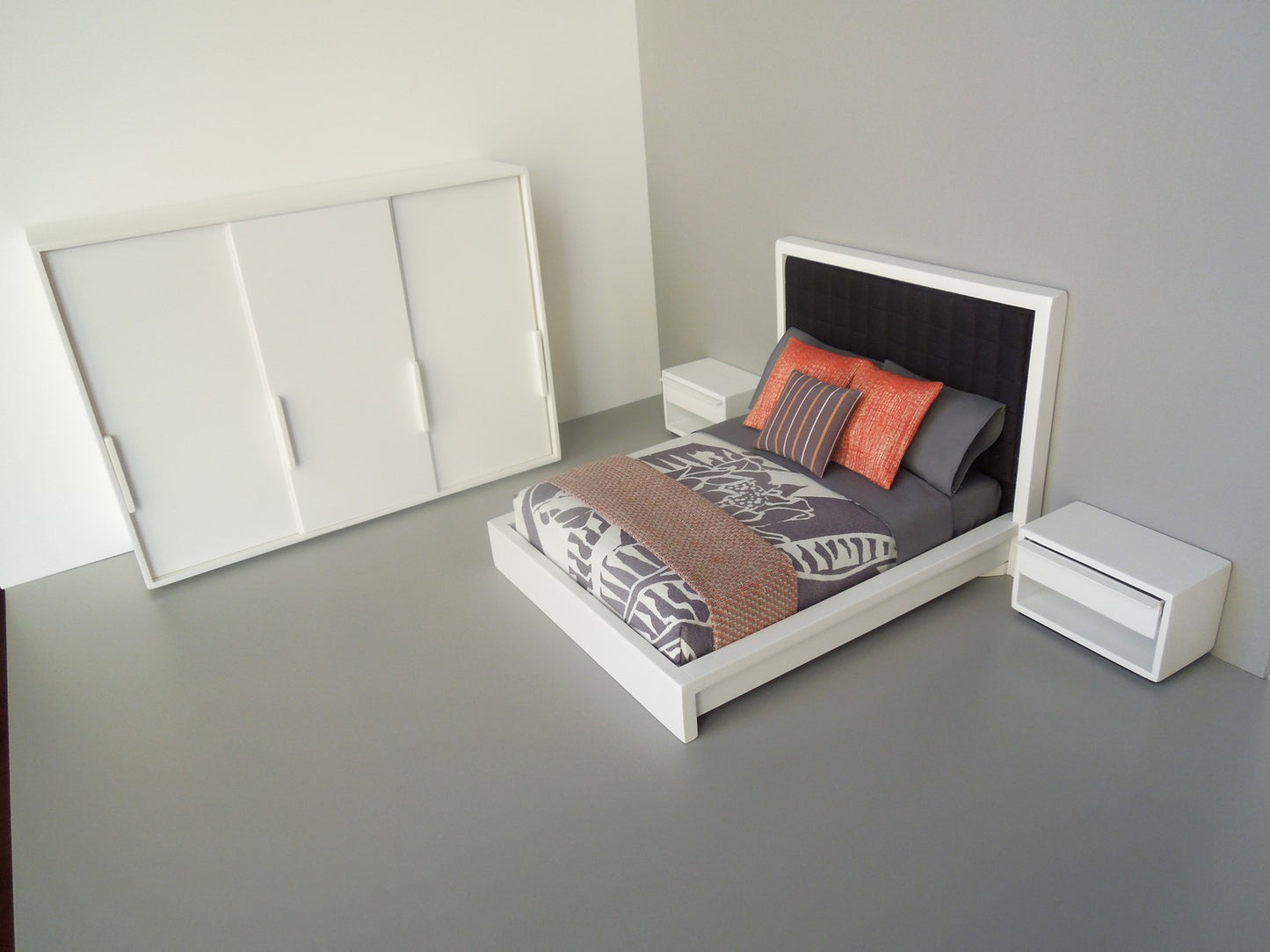 Canta Wardrobe Unit with 3 Sliding Doors in White
