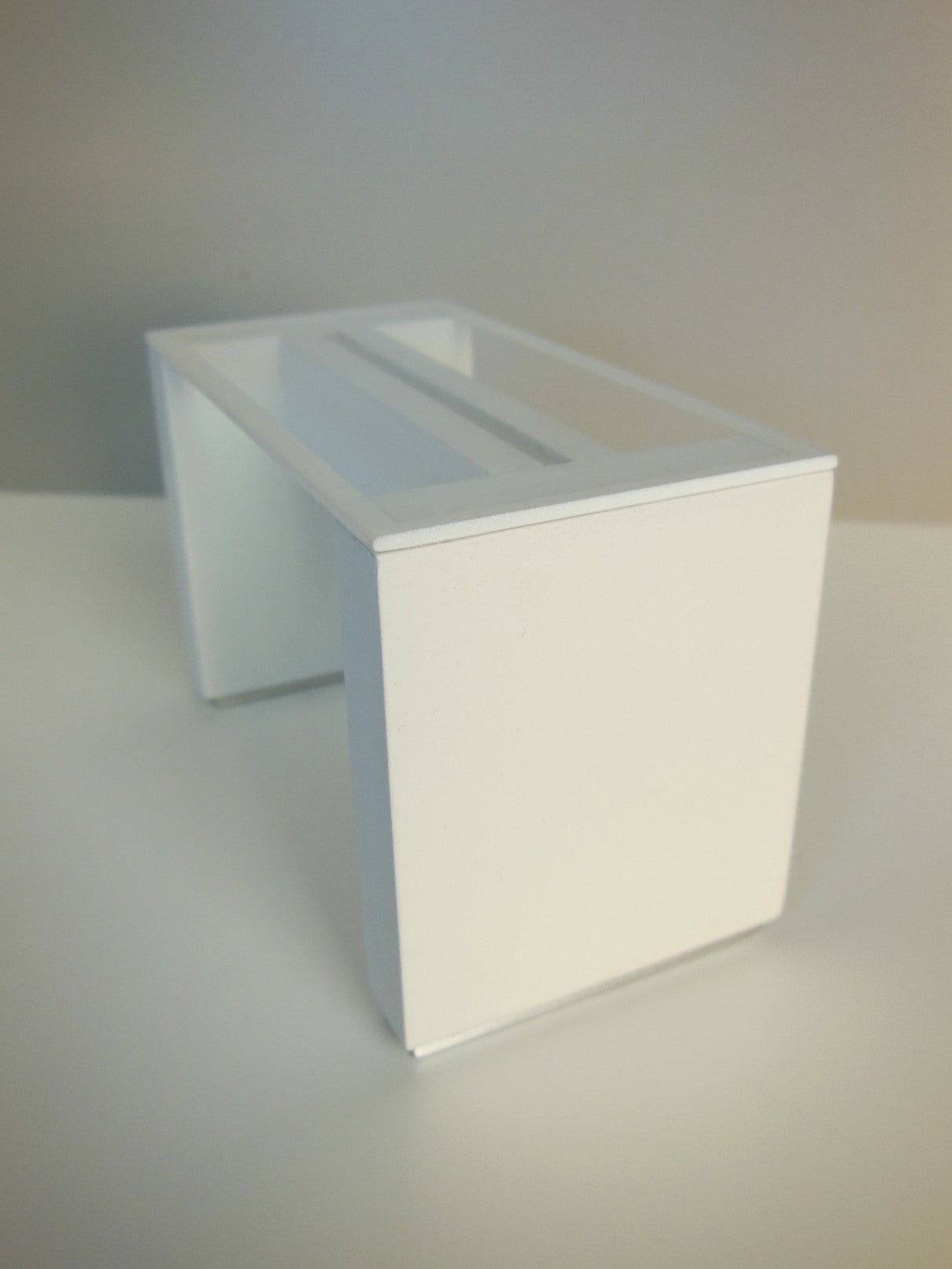 Altra Desk in White