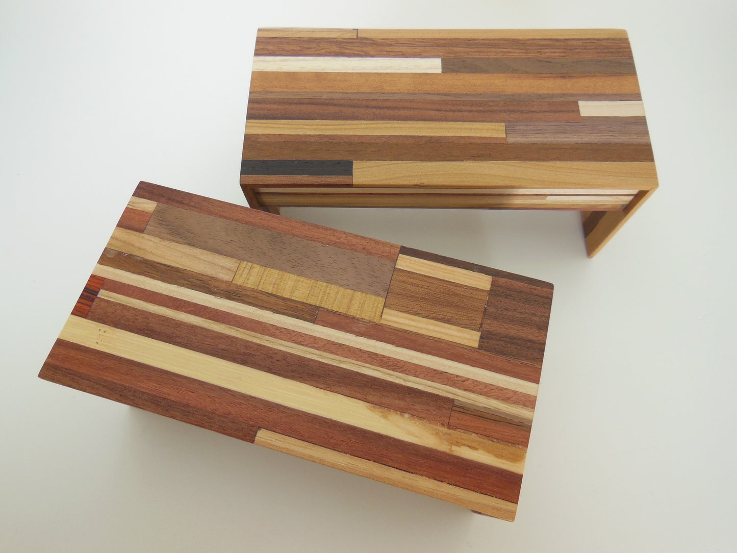 M.U.T.T. Desk