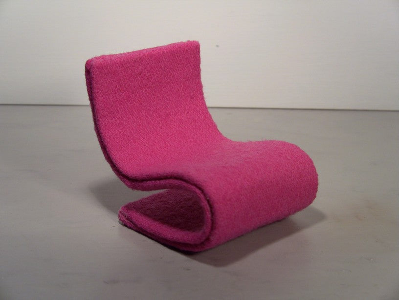 S Chair in Pink