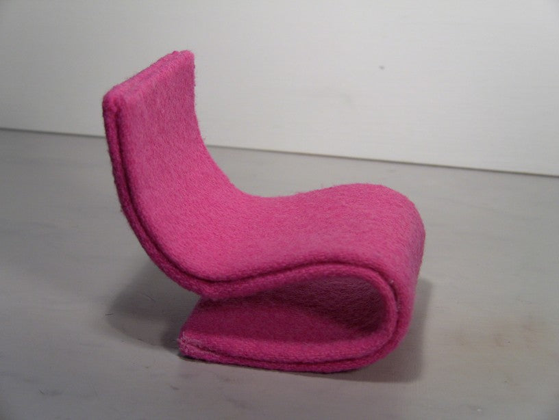 S Chair in Pink