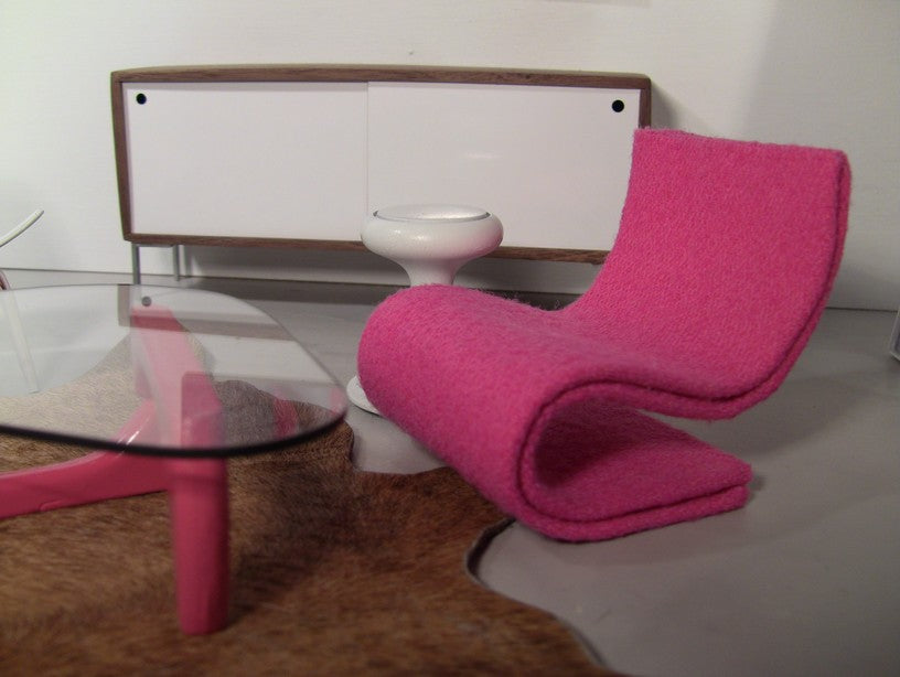 S Chair in Pink