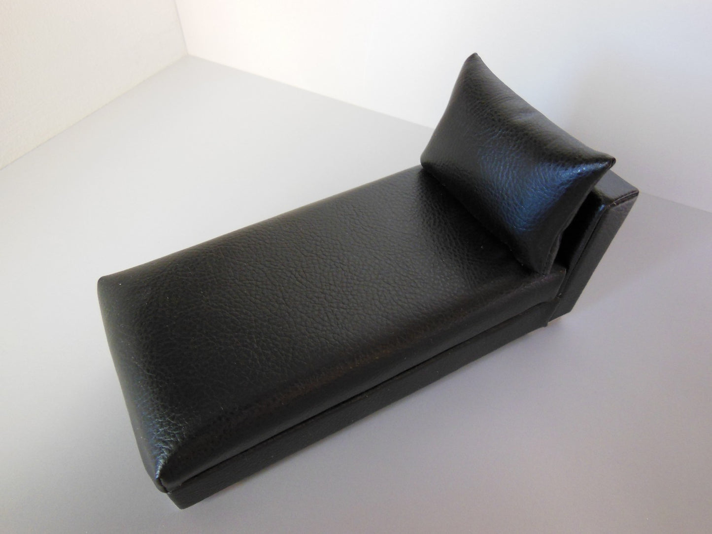 Preston One Arm Chaise in Black