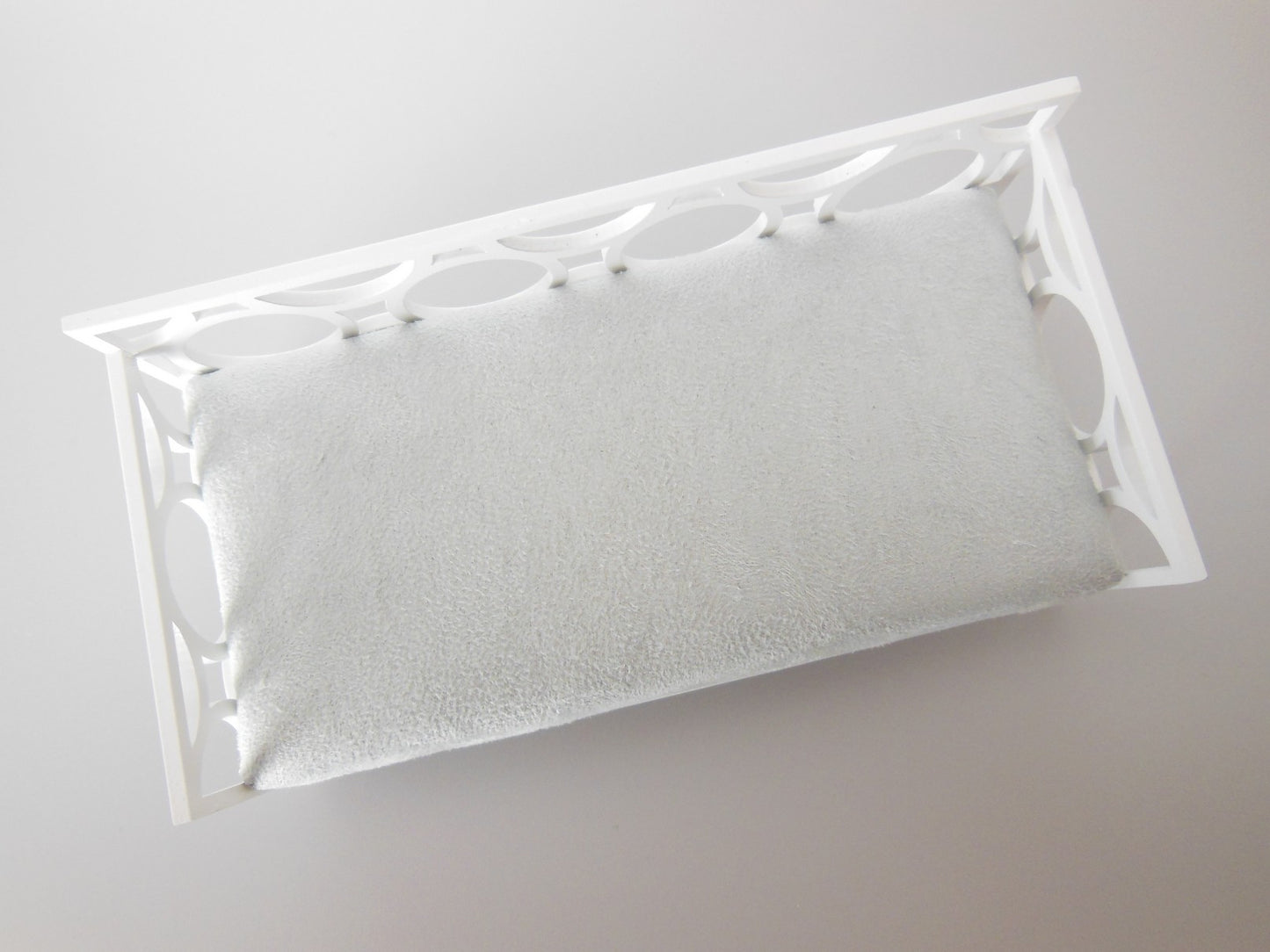 Cortez Daybed with White Frame and Gray Mattress