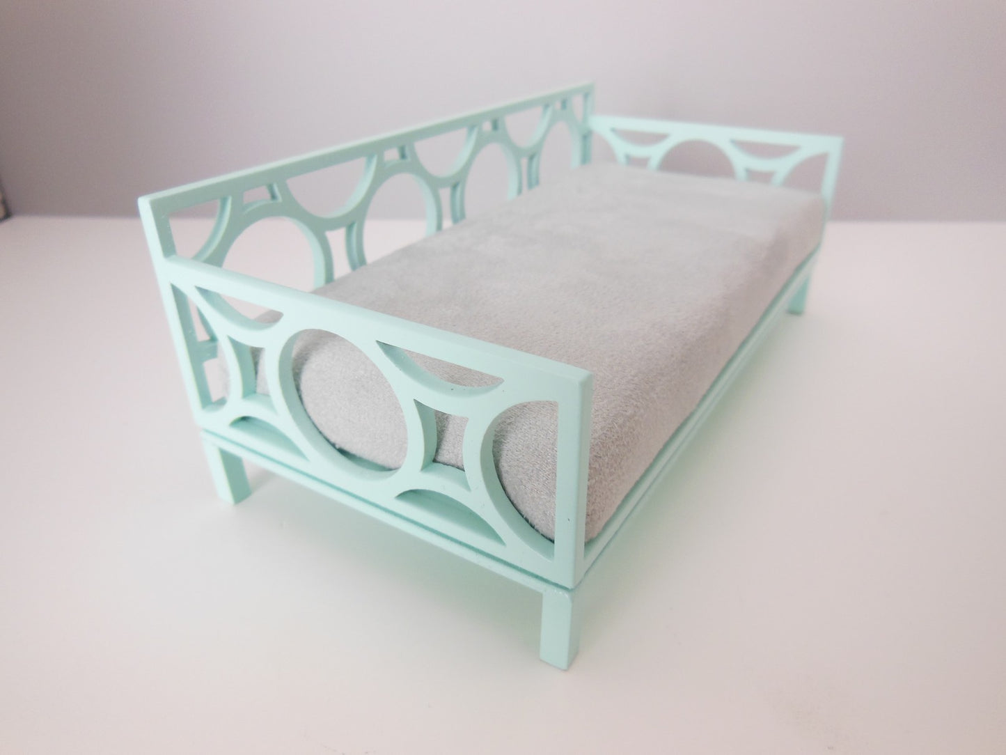 Cortez Daybed with Light Blue Frame and Gray Mattress
