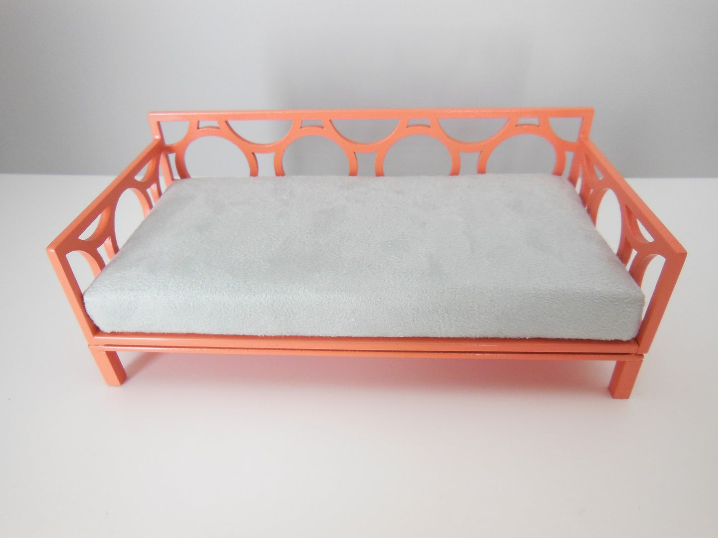 Cortez Daybed with Coral Frame and Gray Mattress