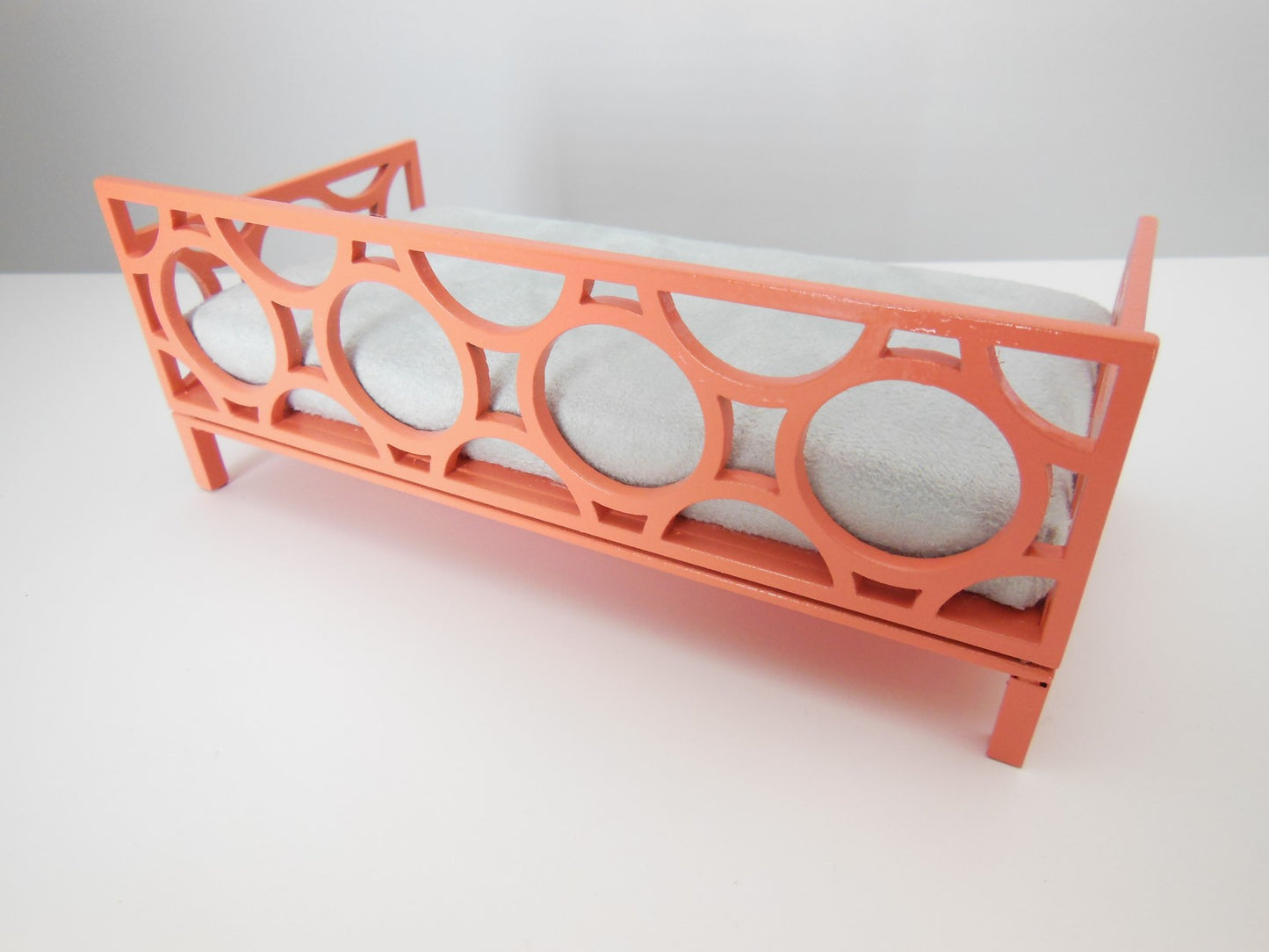 Cortez Daybed with Coral Frame and Gray Mattress