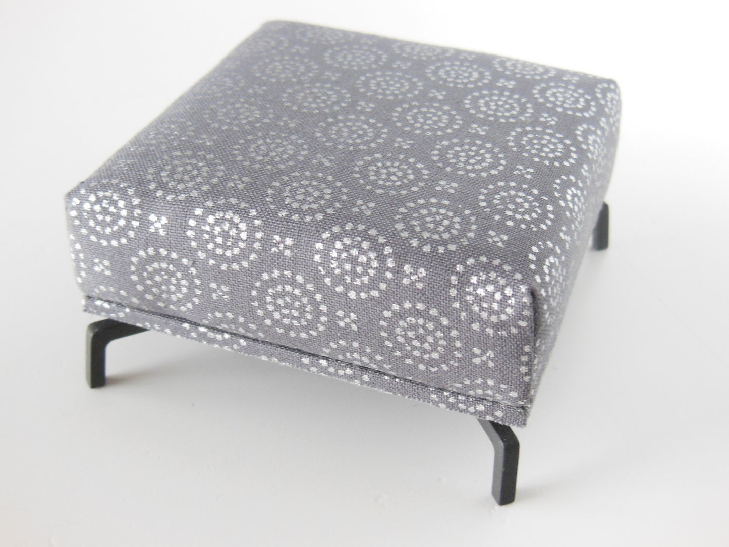 Lusso Ottoman in Gray Metallic