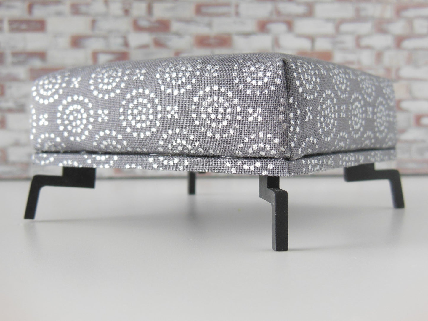 Lusso Ottoman in Gray Metallic