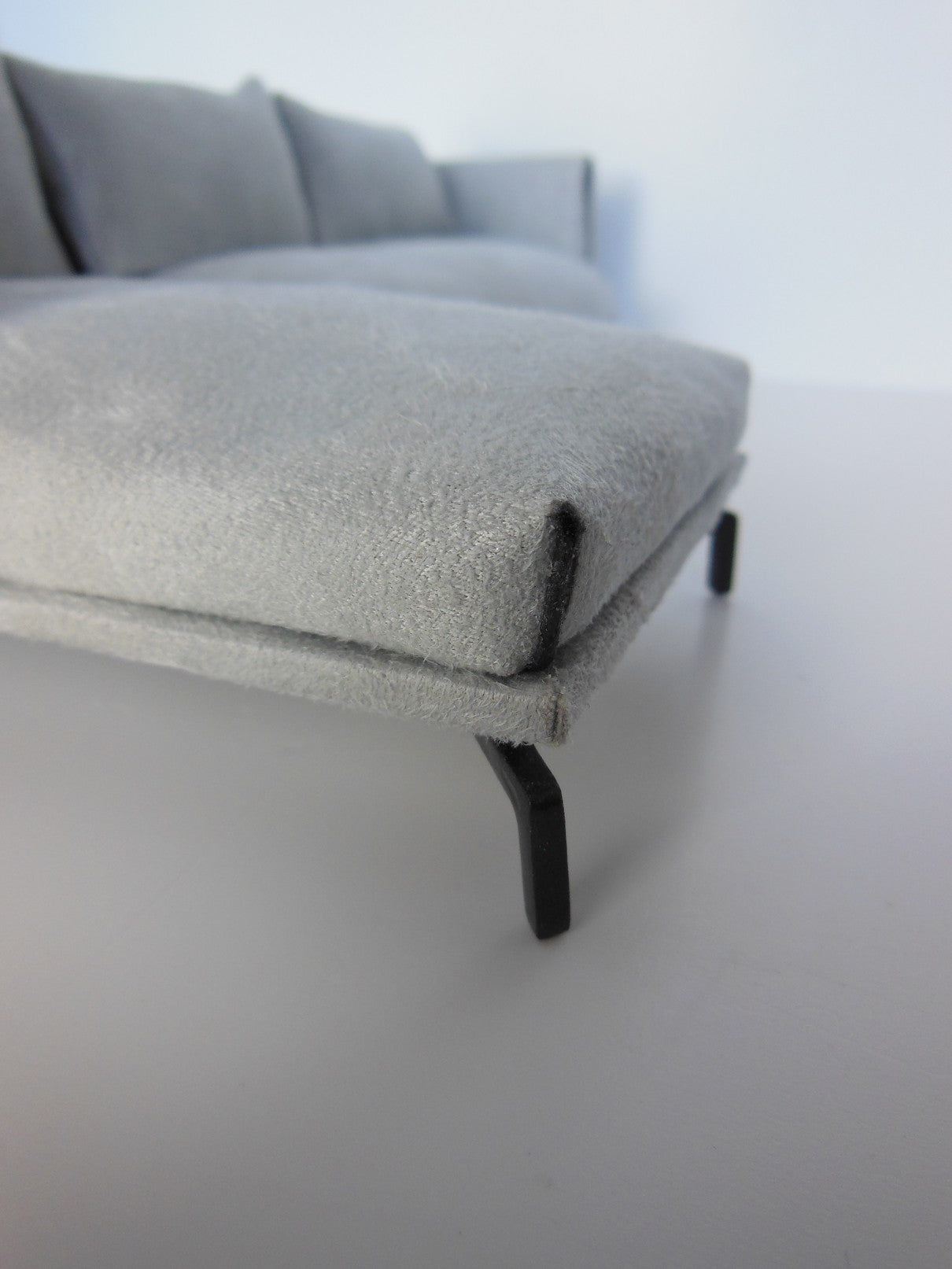 Lusso Sectional in Gray Micro Suede