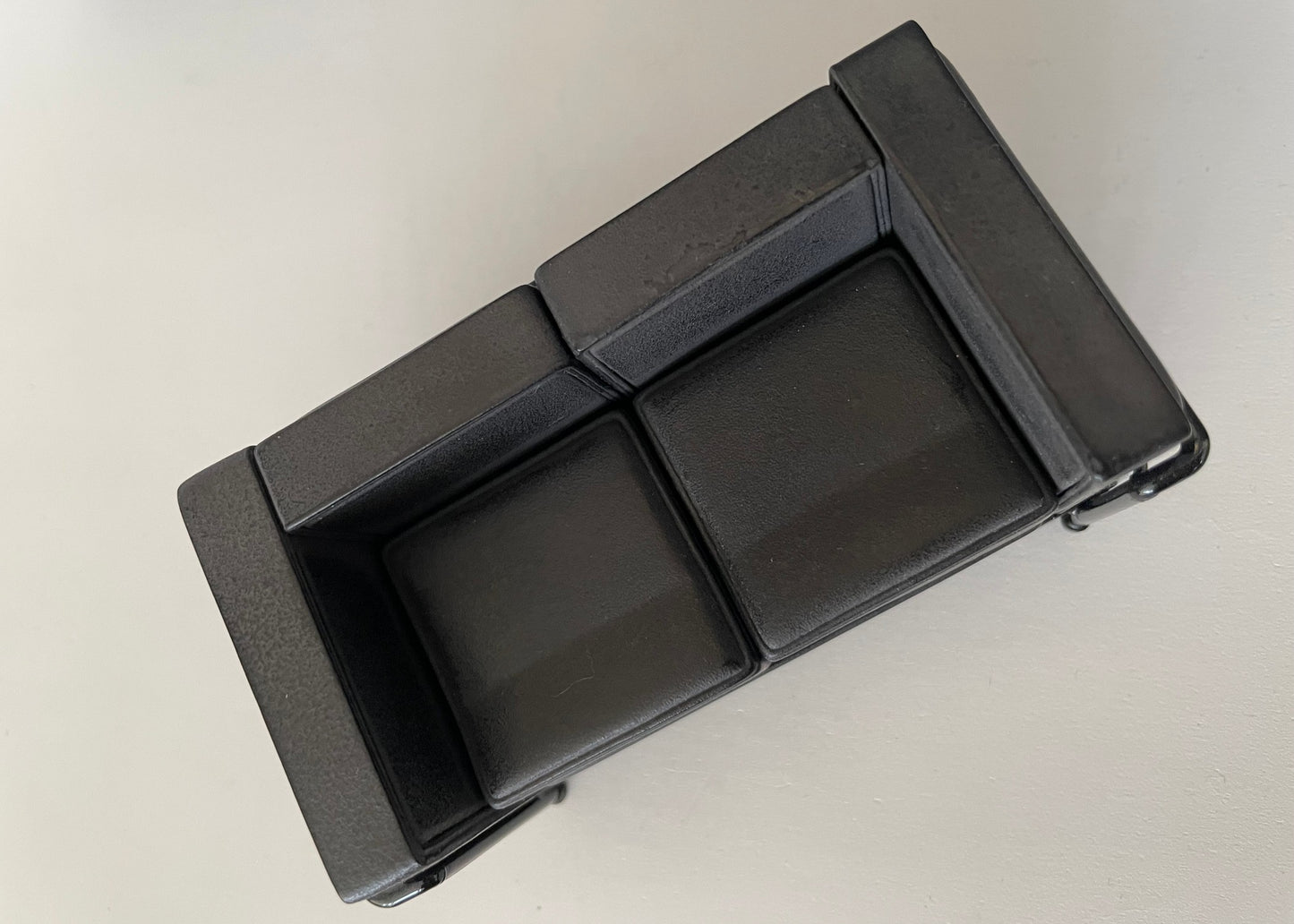 Le Corbusier Petit Lounge Sofa Black with Black Frame