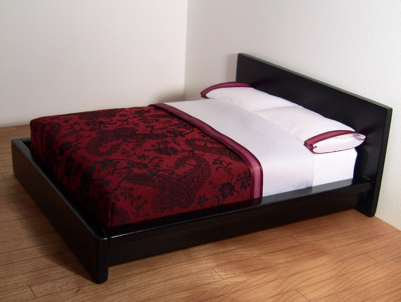 Black On Red Paisley Duvet