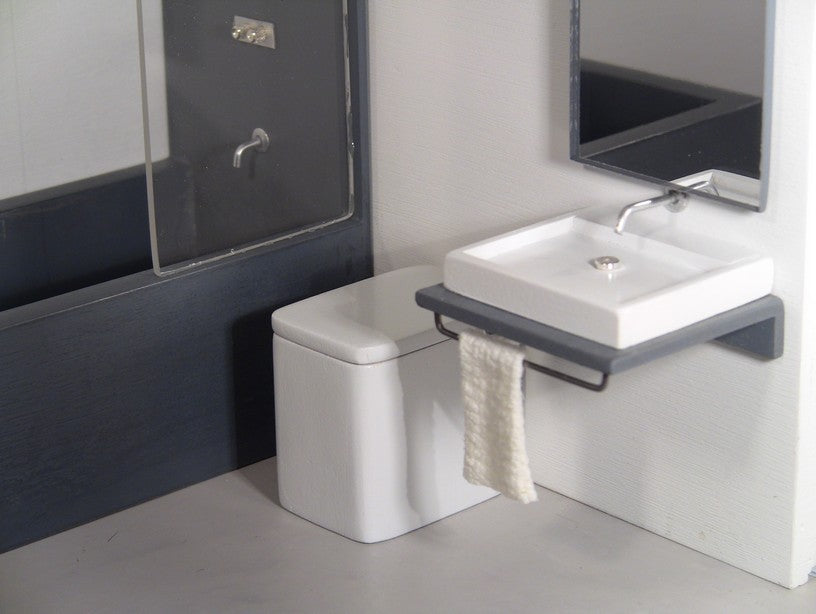 Single Vanity Bath Unit with Tub/Shower and Toilet