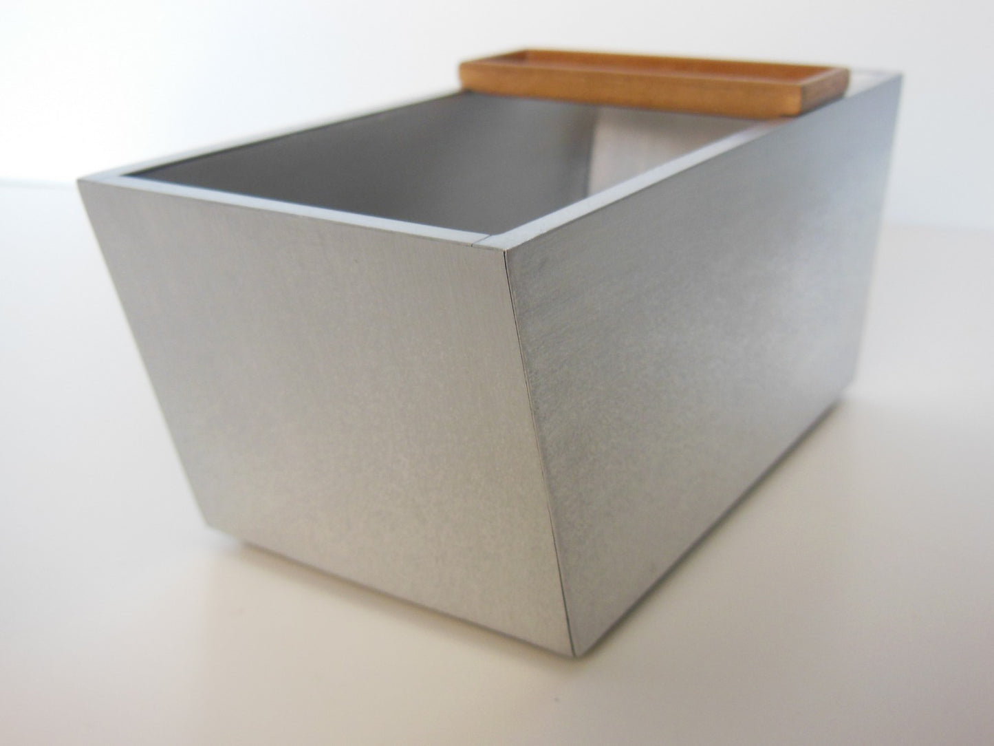 Adagio Aluminum Tub with Teak Spigot