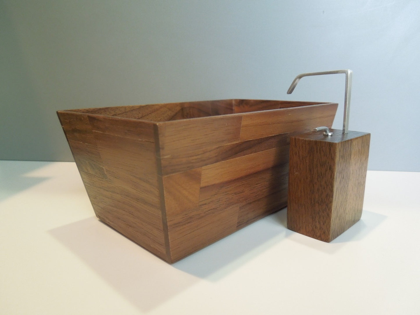 Adagio Tub in Walnut
