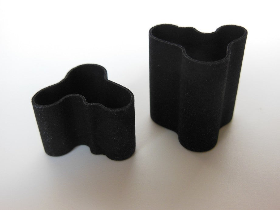 Short Wave Vase in Black