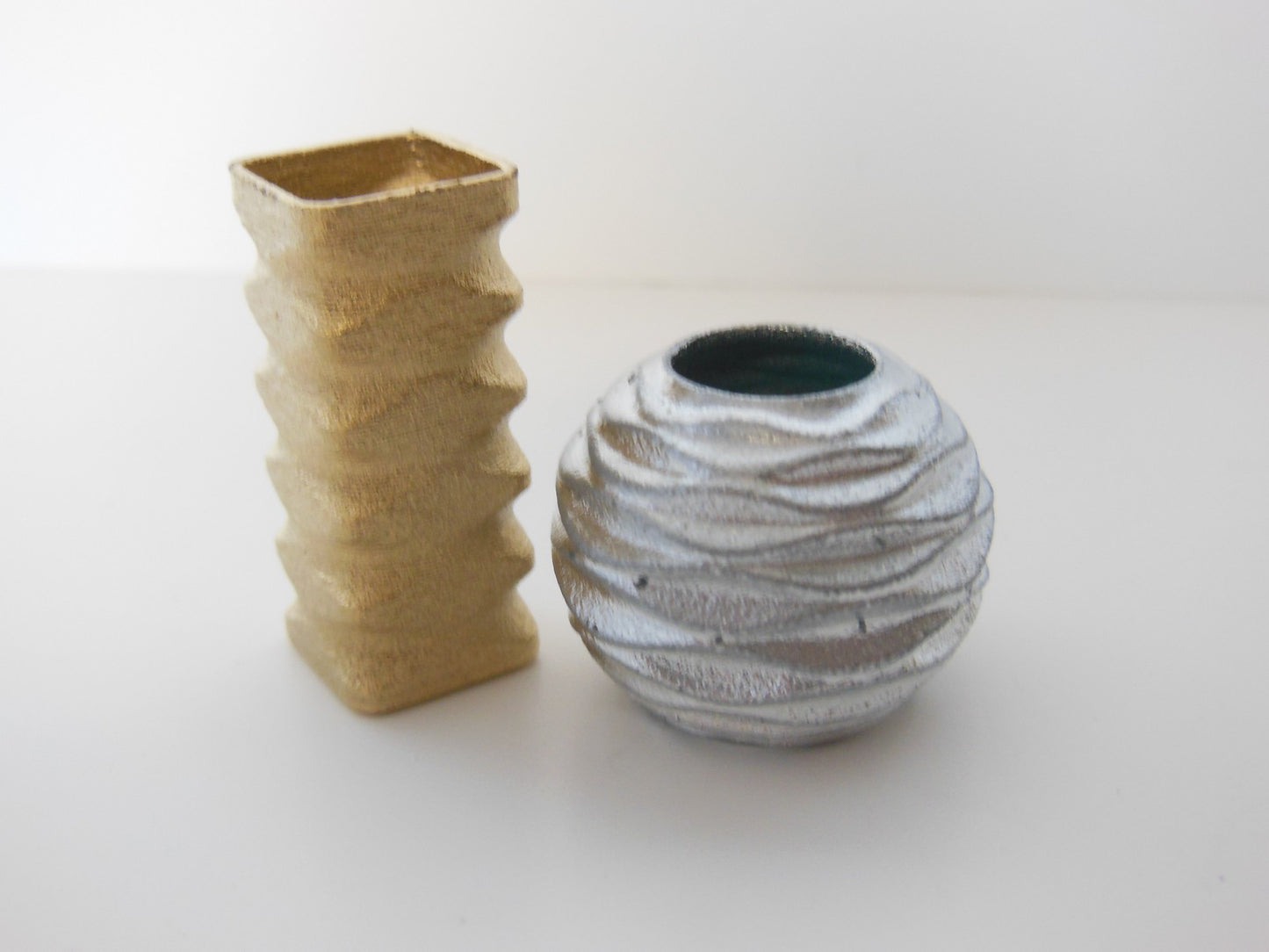 Silver Round Ripple Vase