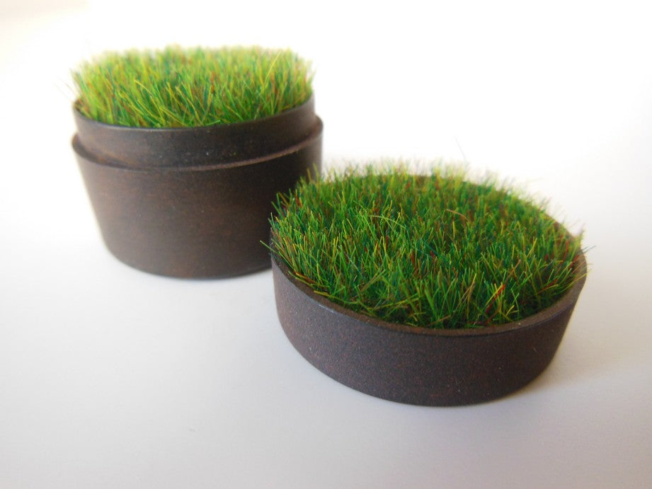 Tall Round Rusted Tray with Wheat Grass