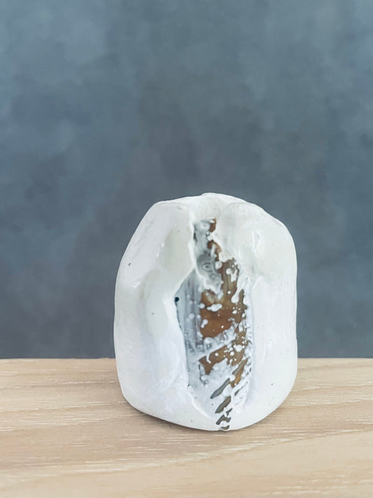 Medium White Vase with Shell Detail