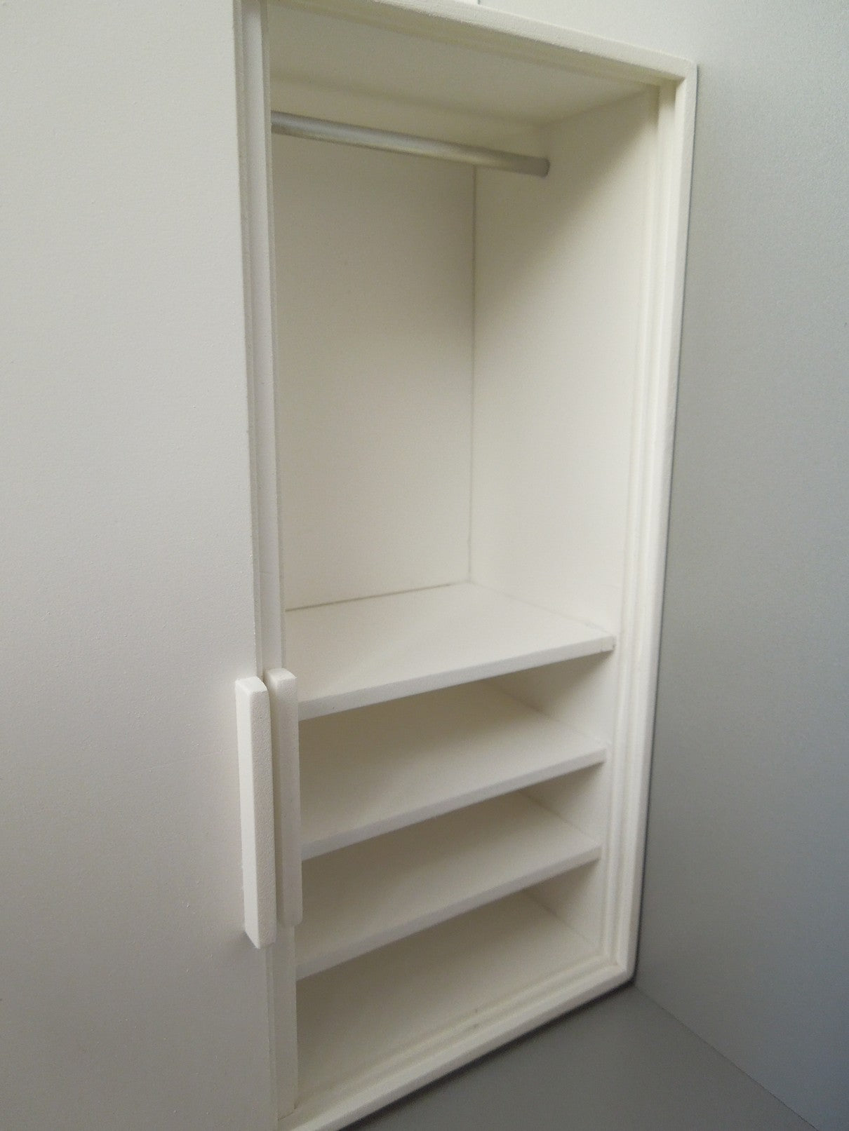 Canta Wardrobe Unit with 3 Sliding Doors in White