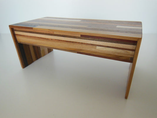 M.U.T.T. Desk