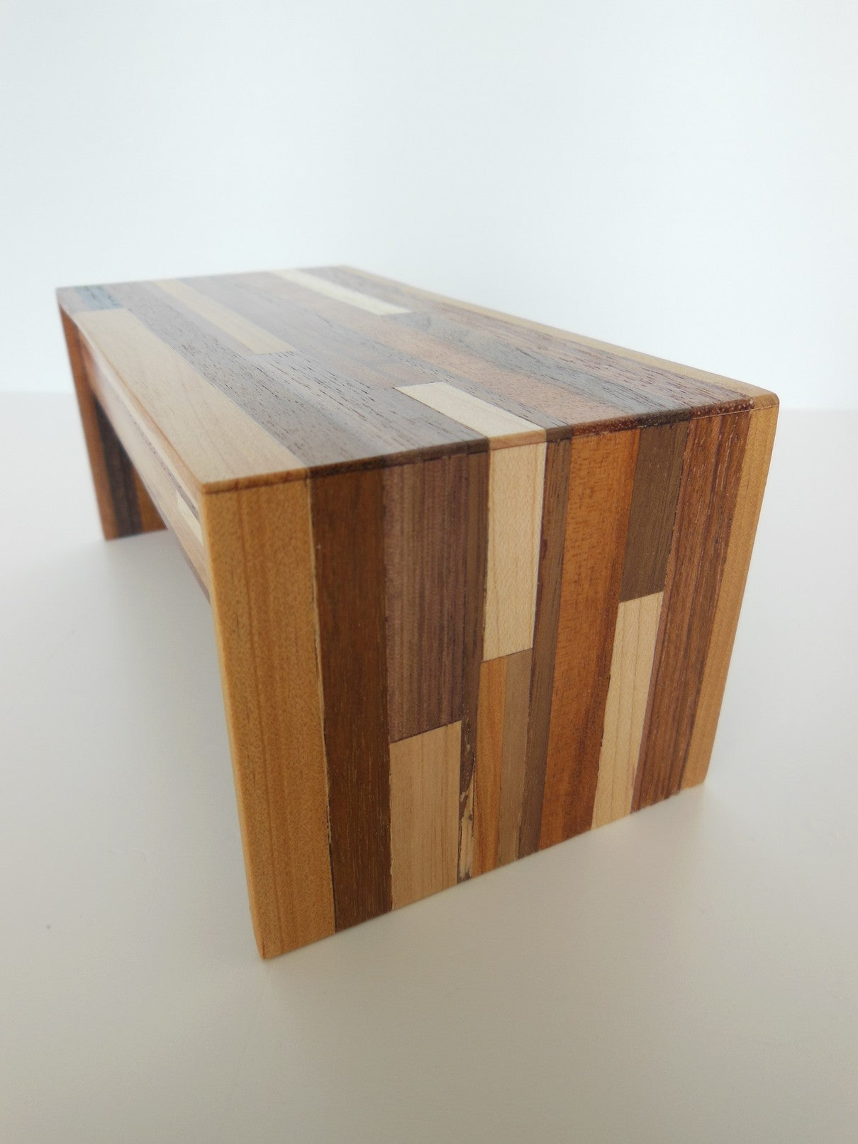 M.U.T.T. Desk