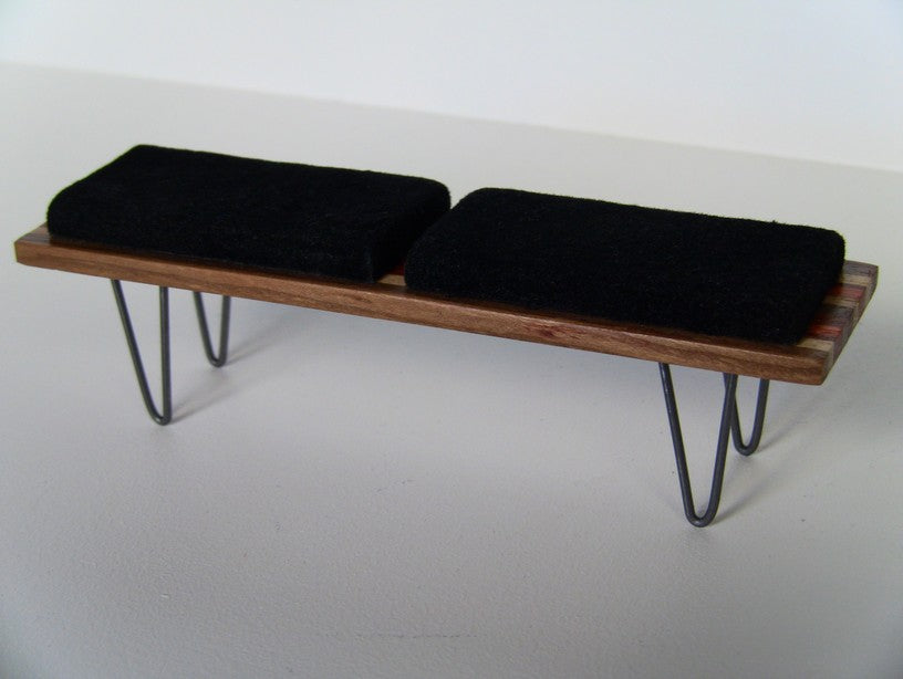 M.U.T.T. Bench with 2 Cushions