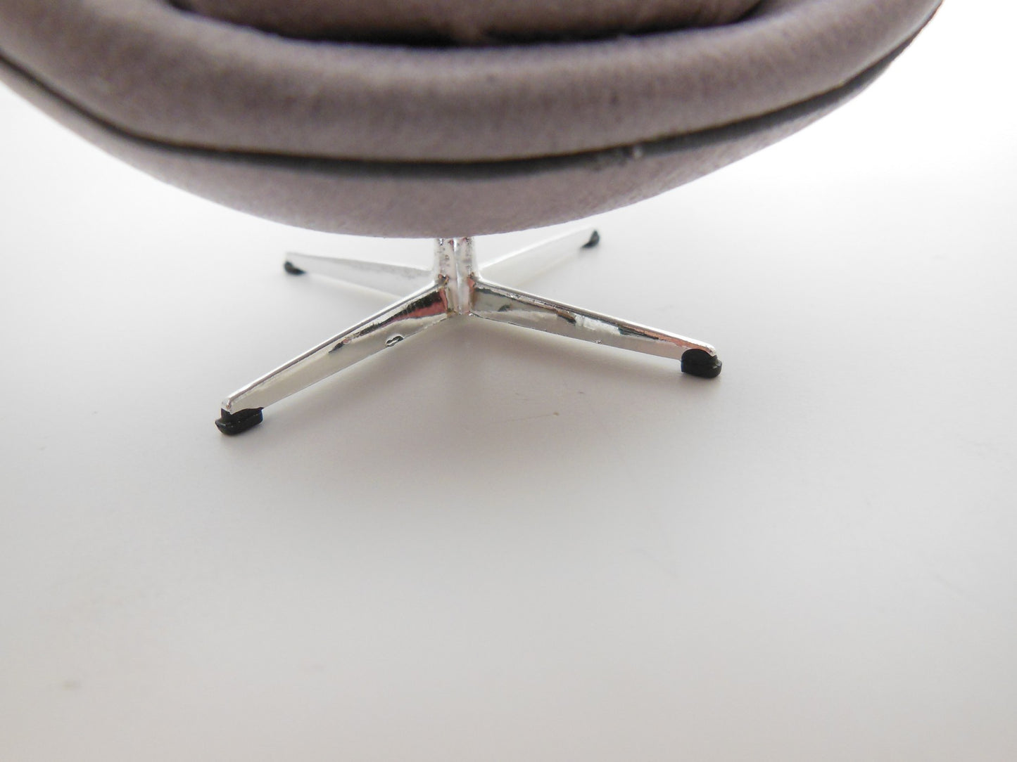 Egg Chair in Gray Leather with Dark Gray Trim