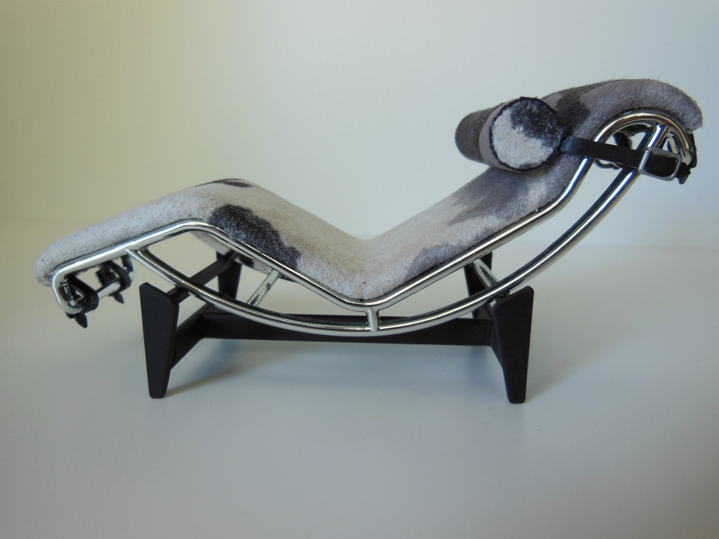Le Corbusier LC4 Chaise Lounge Pony Print Fabric