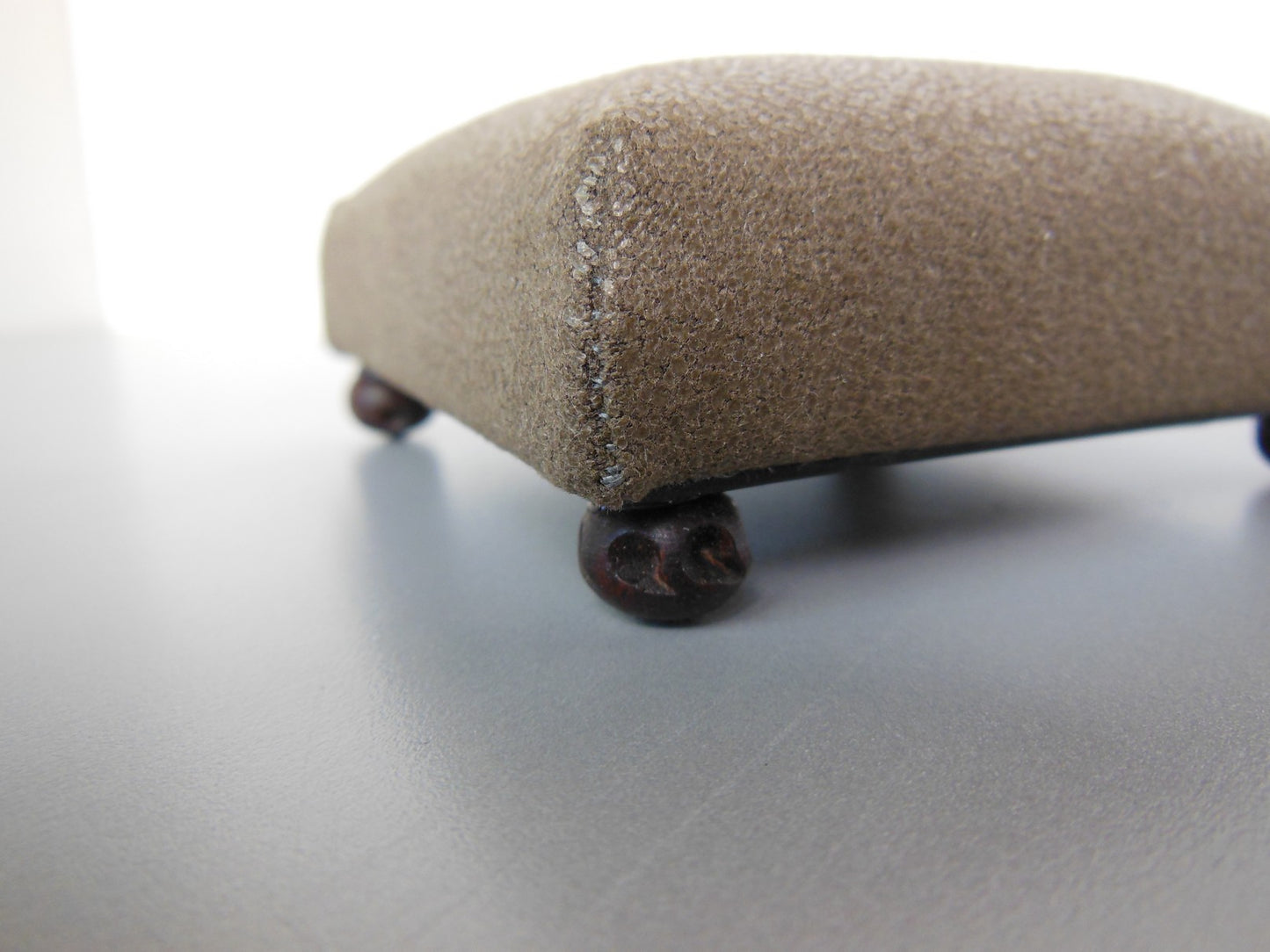 Ottoman in Brown Distressed Leather