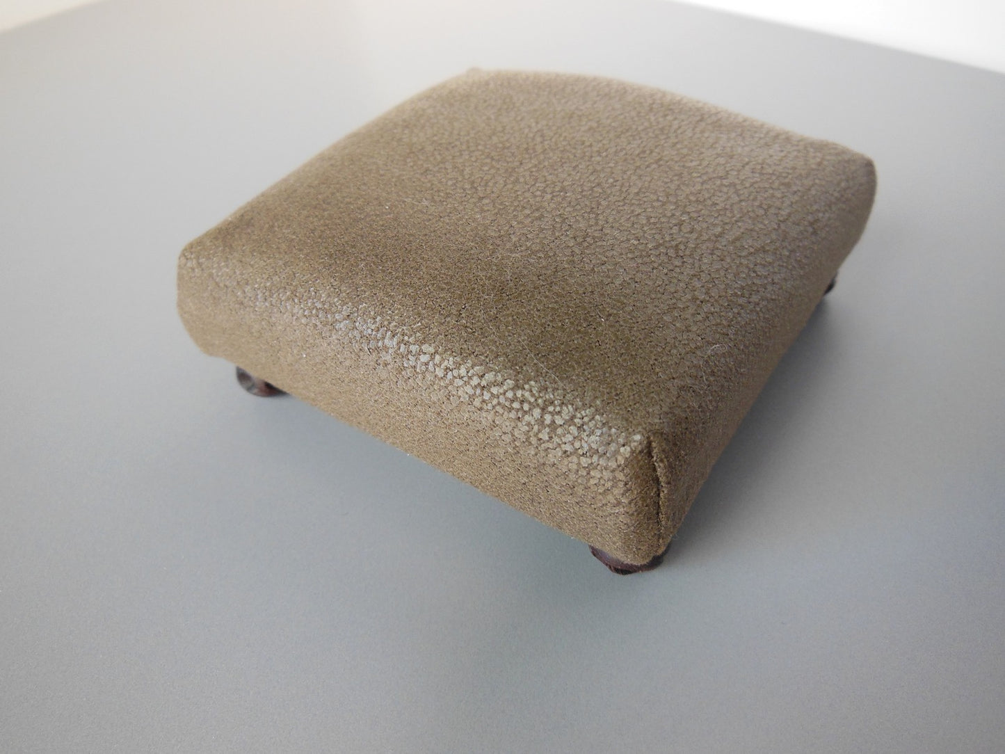 Ottoman in Brown Distressed Leather