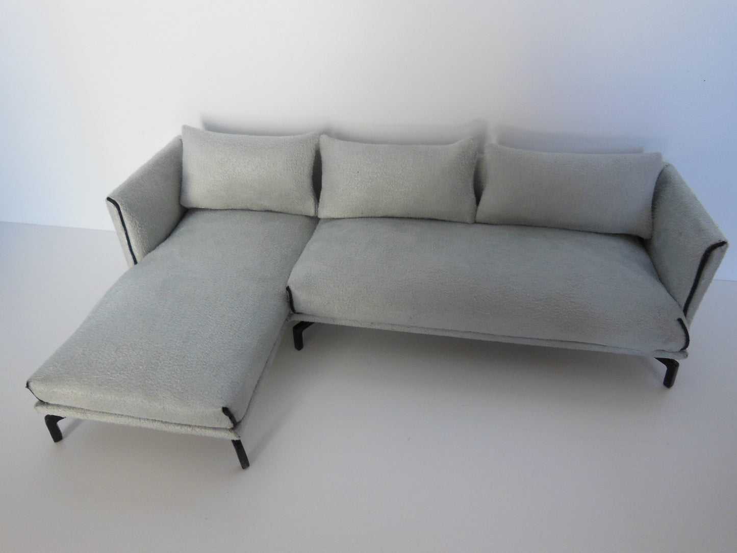 Lusso Sectional in Gray Micro Suede