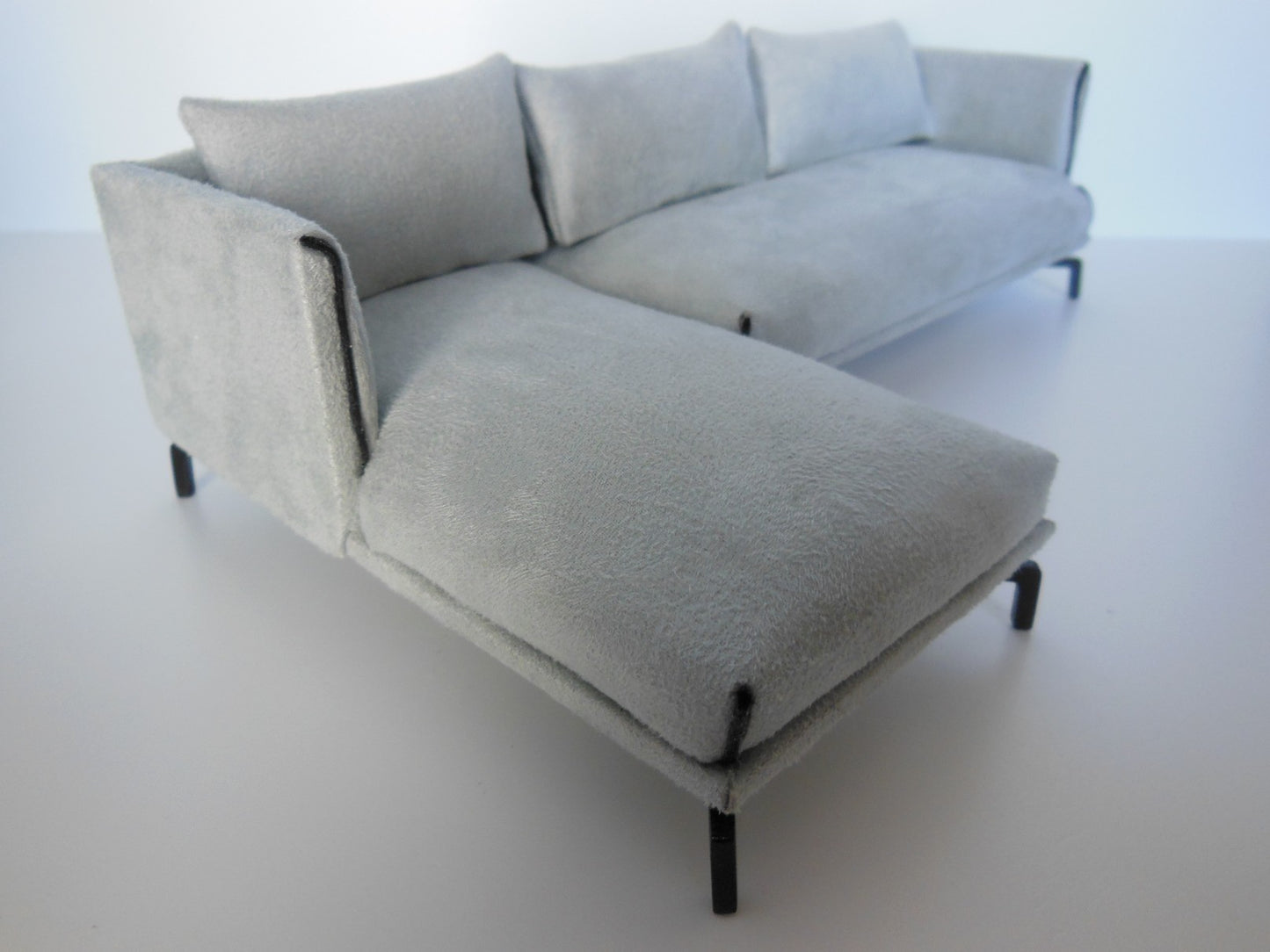 Lusso Sectional in Gray Micro Suede