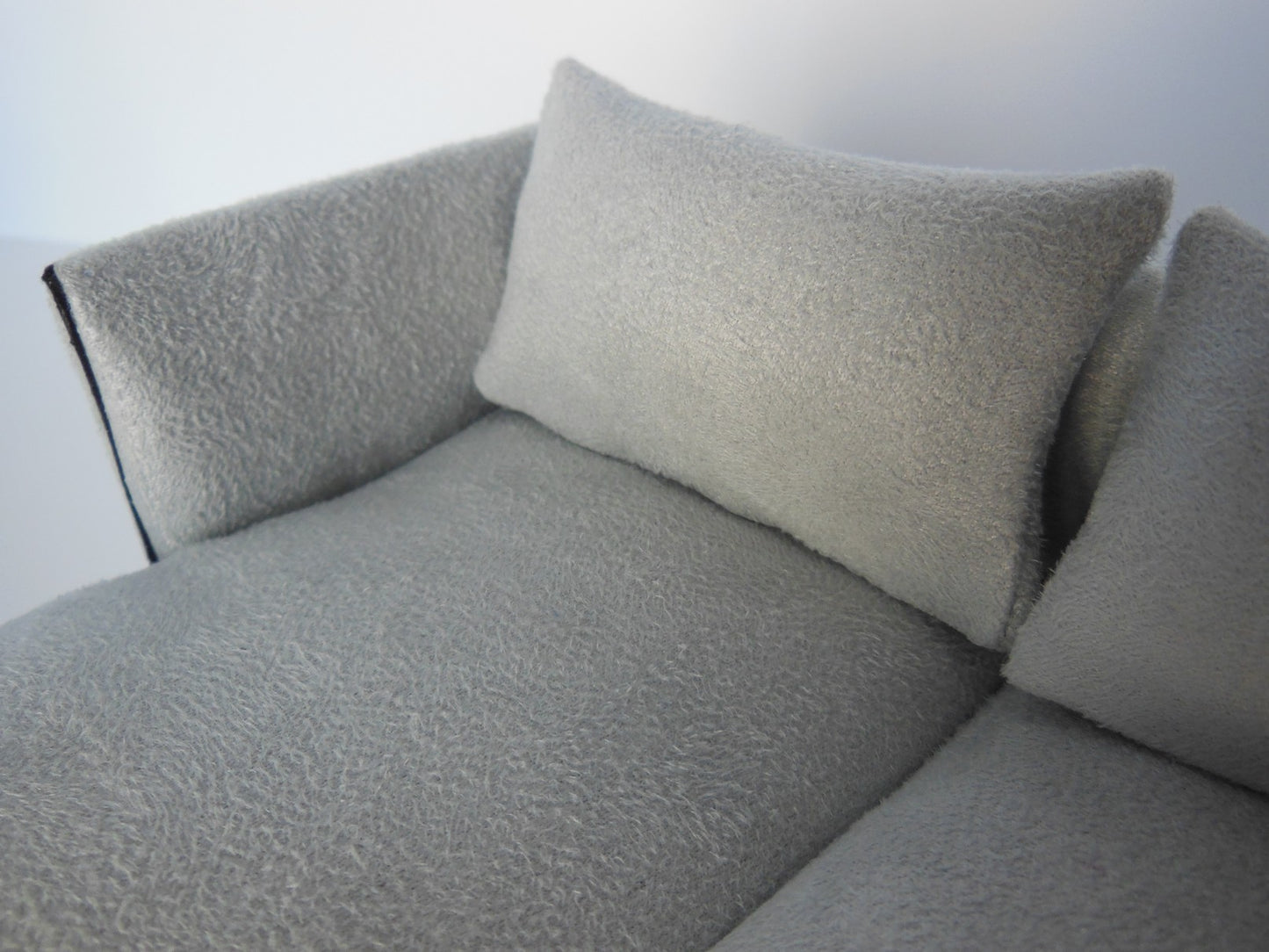Lusso Sectional in Gray Micro Suede
