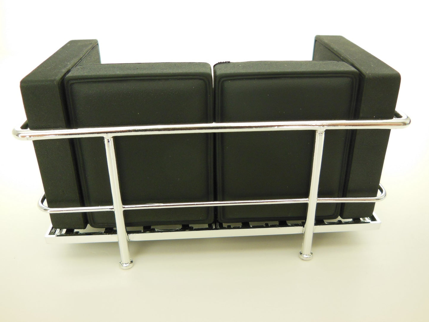 Le Corbusier Petit Lounge Sofa Stock Black