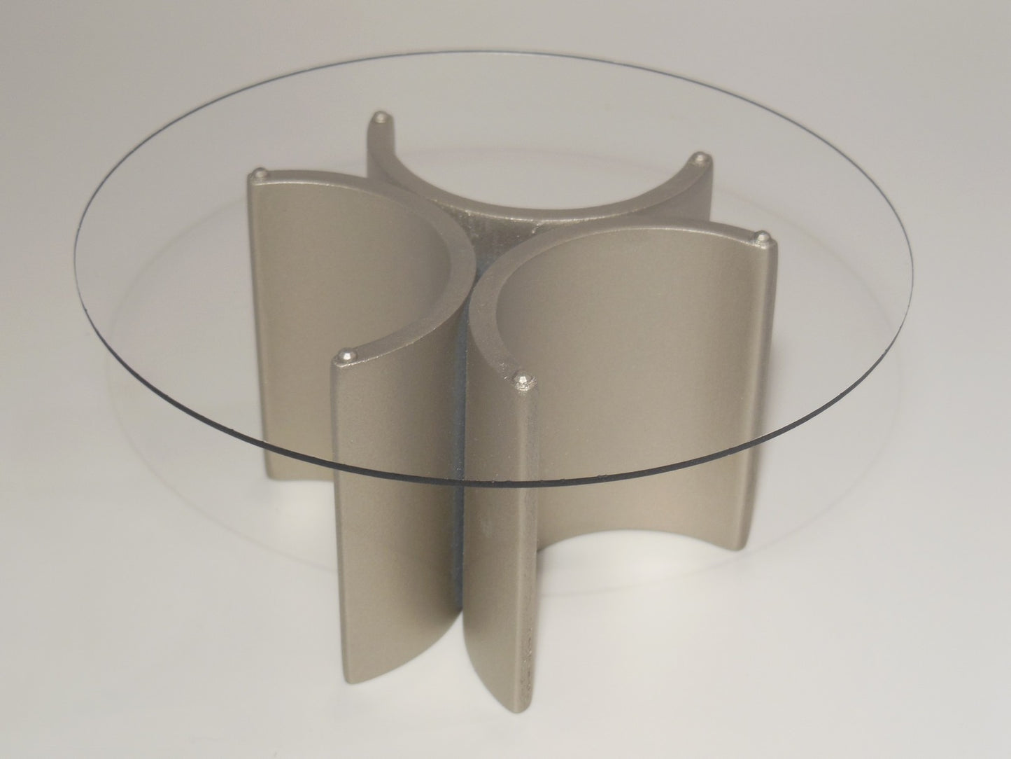 Lotus 3 Dining Table in Champagne