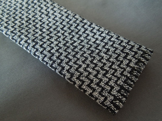 Black White Chevron Throw