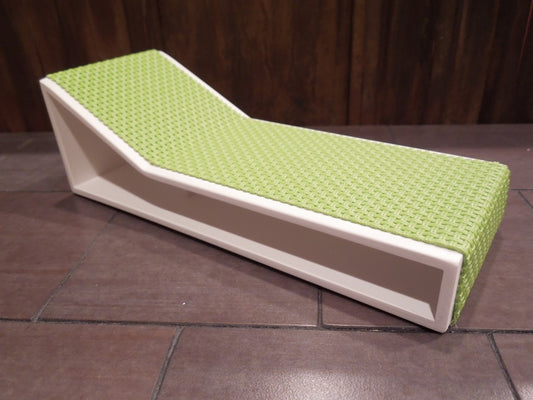 Aero Chaise - Green on White Base