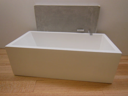 Toki Tub with Concrete Backwall