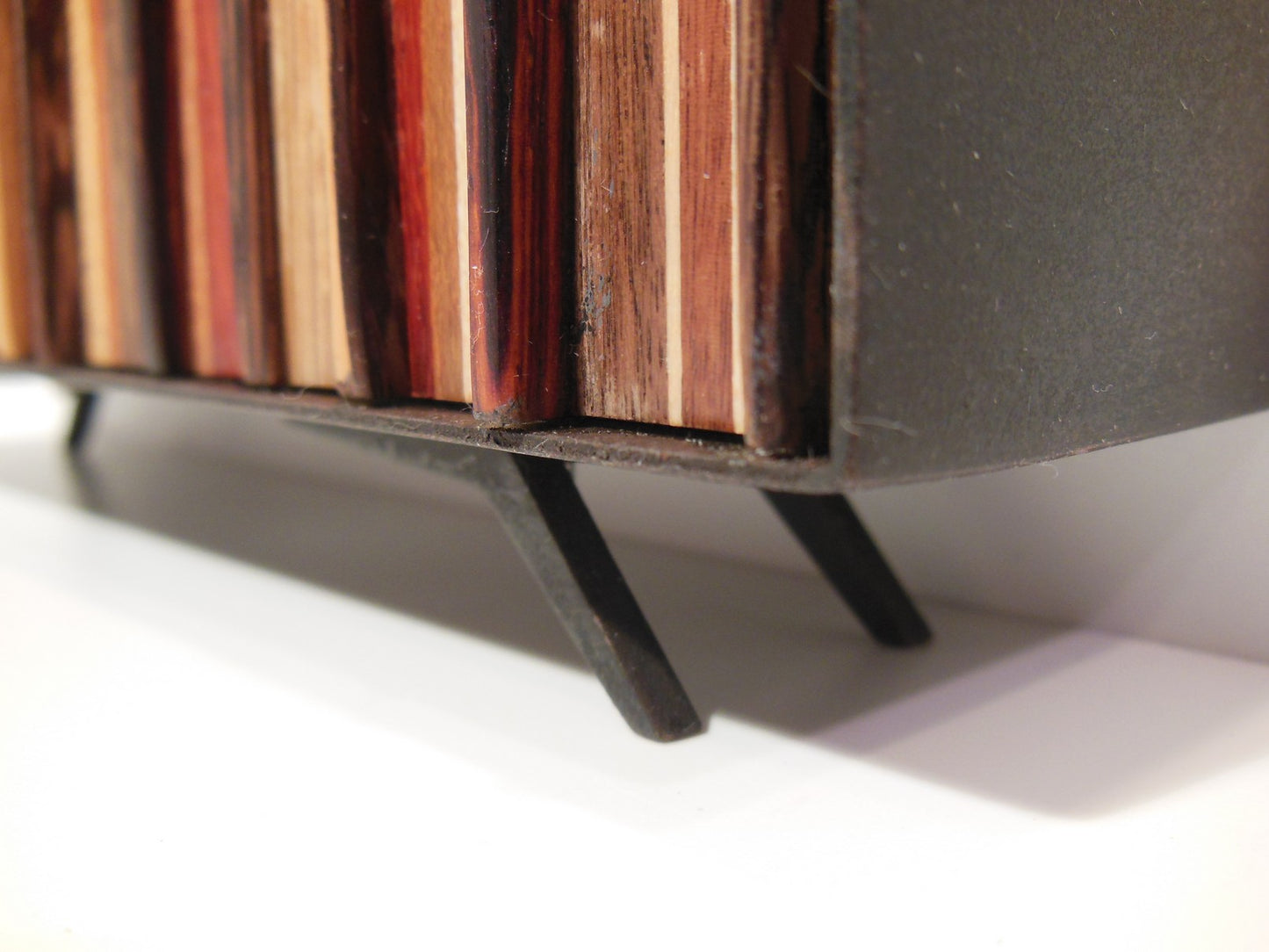 Fynn Console in M.U.T.T. with Natural Steel Surround