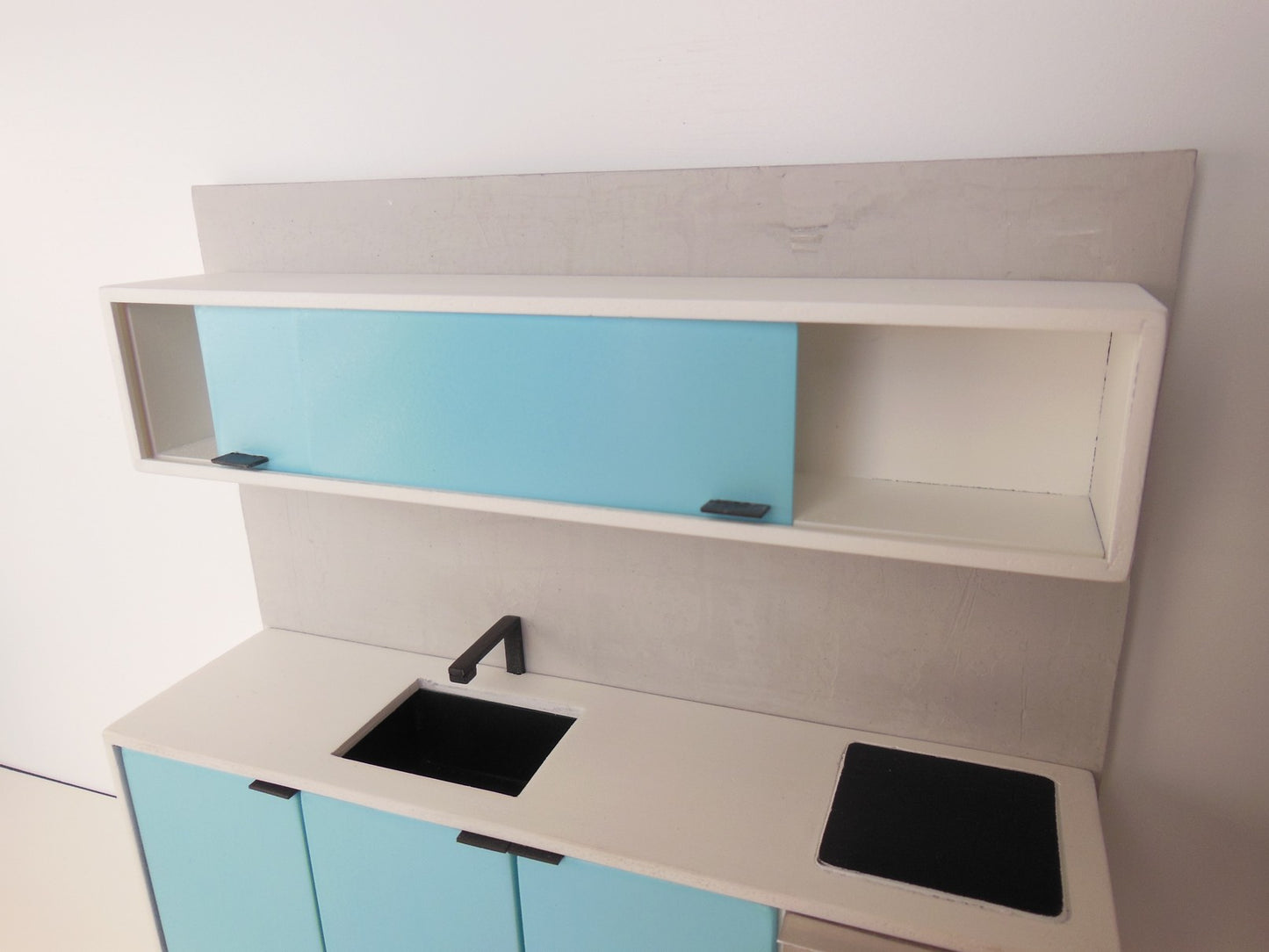 Efficiency Kitchen with Upper Cabinet in Blue