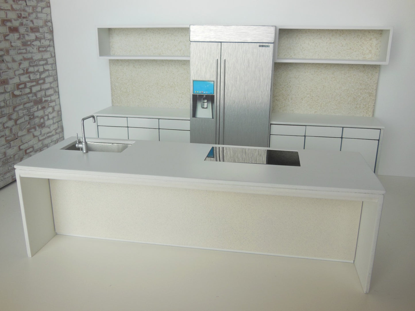 Frenton Kitchen in White with Pebble Back Wall