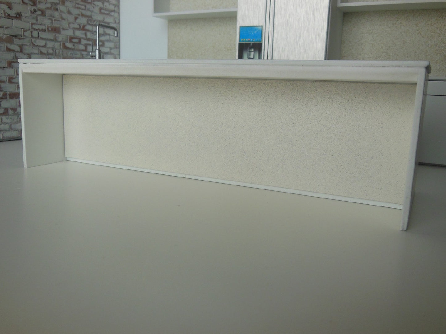 Frenton Kitchen in White with Pebble Back Wall